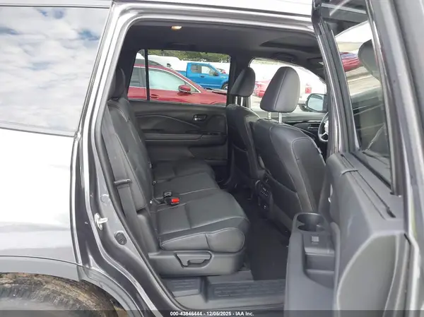 5FNYF8H9XKB000482 2019 HONDA PASSPORT - Image 8