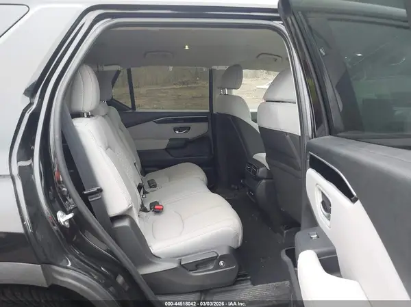 5FNYG1H22PB028601 2023 HONDA PILOT - Image 8