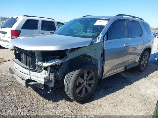 5FNYG1H30PB057068 2023 HONDA PILOT - Image 2