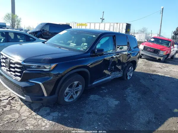 5FNYG1H42RB002374 2024 HONDA PILOT - Image 2