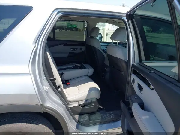 5FNYG1H45RB034266 2024 HONDA PILOT - Image 8