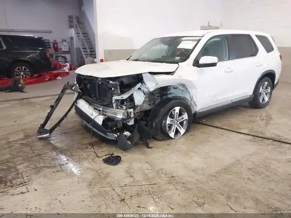 5FNYG1H46PB010247 2023 HONDA PILOT - Image 2