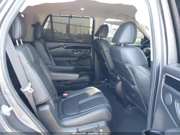 5FNYG1H50PB038974 2023 HONDA PILOT - Image 8