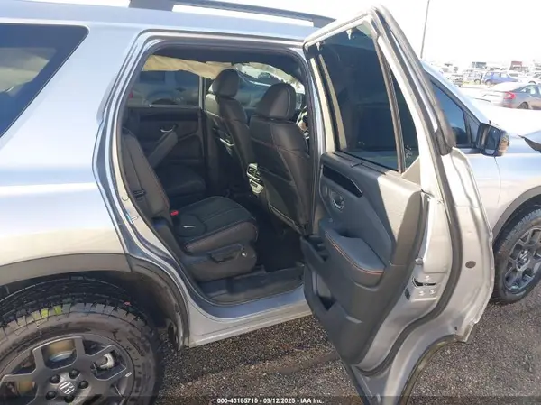 5FNYG1H65SB098721 2025 HONDA PILOT - Image 8