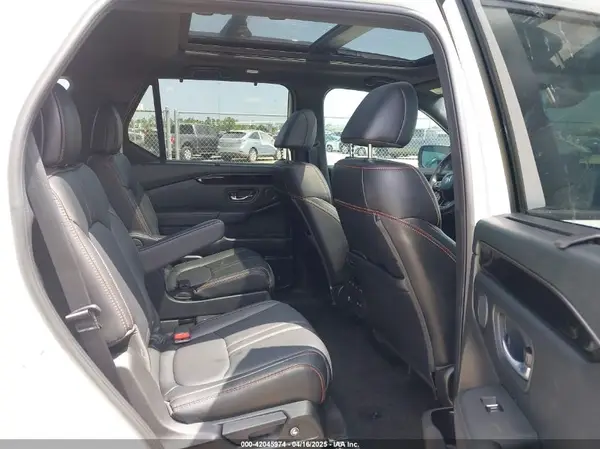 5FNYG1H67PB043095 2023 HONDA PILOT - Image 8