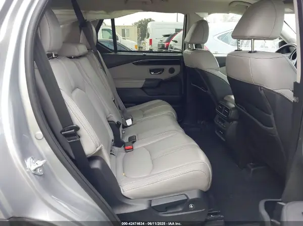 5FNYG1H78PB030638 2023 HONDA PILOT - Image 8