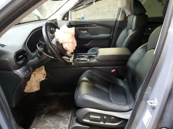 2023 HONDA PILOT auction photo 7