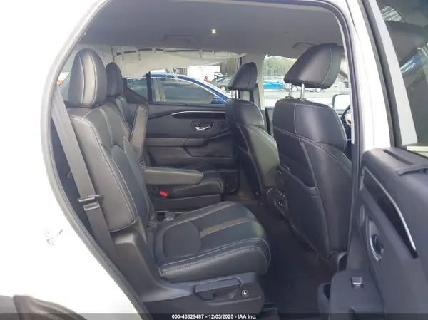5FNYG2H57PB000261 2023 HONDA PILOT - Image 8
