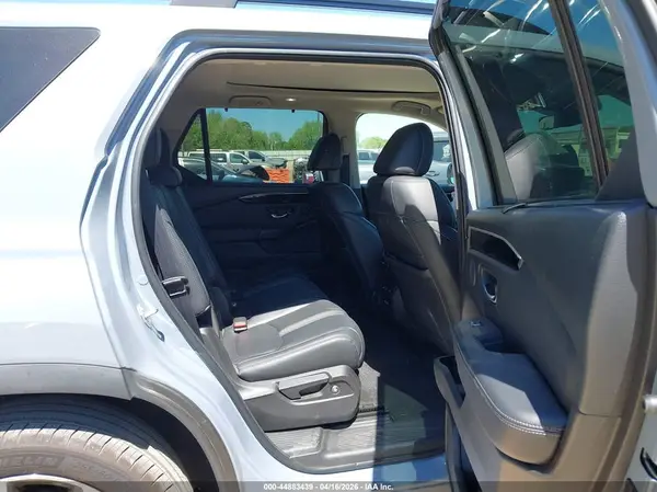 5FNYG2H70PB000989 2023 HONDA PILOT - Image 8