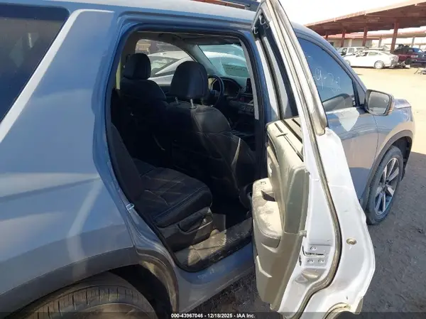 5FNYG2H71PB011399 2023 HONDA PILOT - Image 8