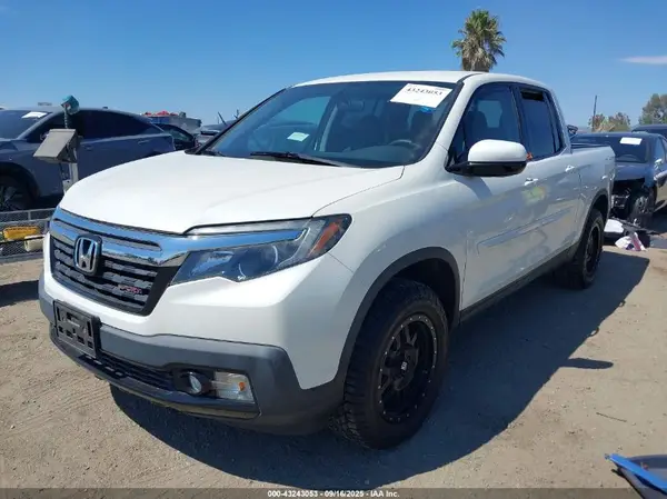 5FPYK2F11JB000253 2018 HONDA RIDGELINE - Image 2