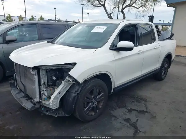 5FPYK2F11JB001404 2018 HONDA RIDGELINE - Image 2