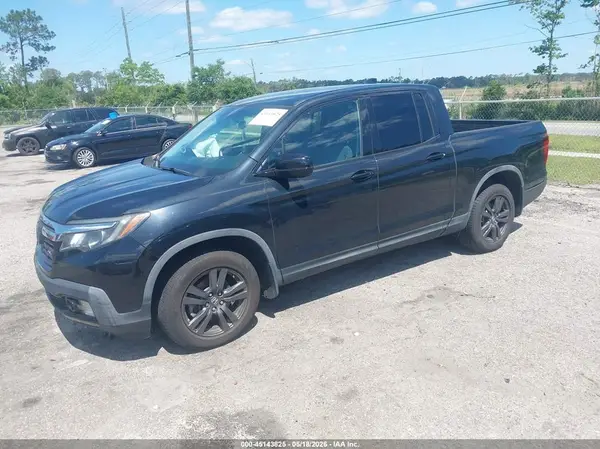 5FPYK2F13HB004427 2017 HONDA RIDGELINE - Image 2