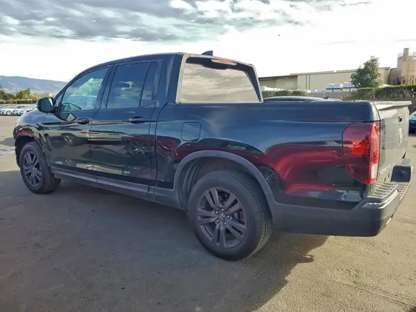5FPYK2F16HB002932 2017 HONDA RIDGELINE - Image 2