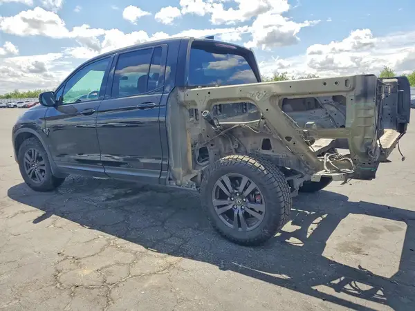 5FPYK2F1XJB000977 2018 HONDA RIDGELINE - Image 2