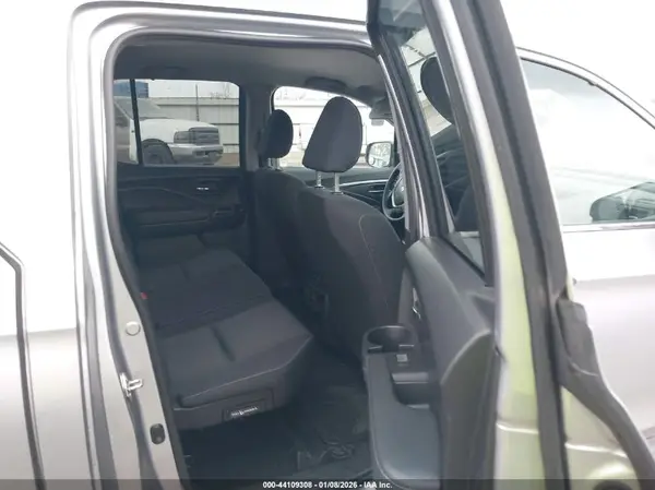 5FPYK2F2XKB005753 2019 HONDA RIDGELINE - Image 8