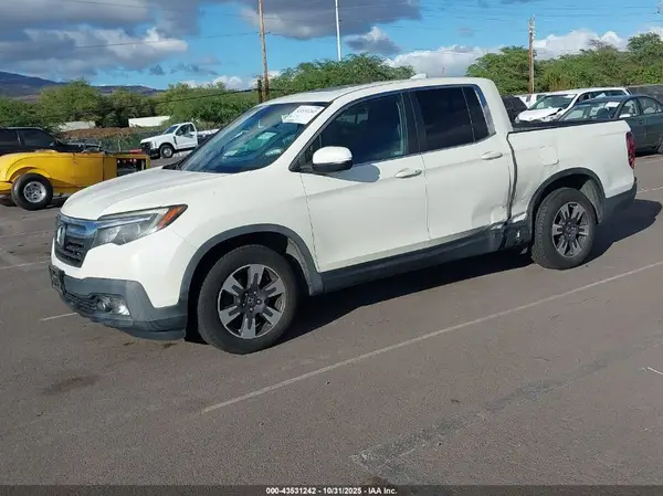 5FPYK2F50KB002614 2019 HONDA RIDGELINE - Image 2