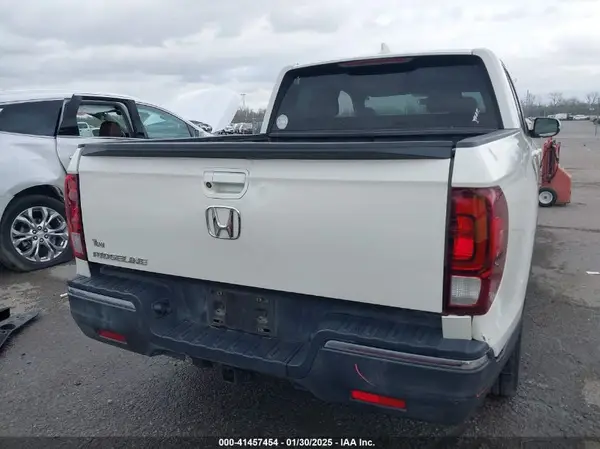 5FPYK2F51HB005353 2017 HONDA RIDGELINE - Image 8
