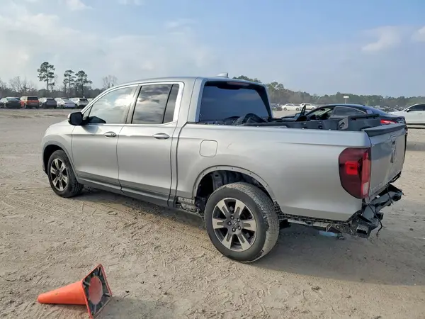 5FPYK2F52HB002607 2017 HONDA RIDGELINE - Image 2