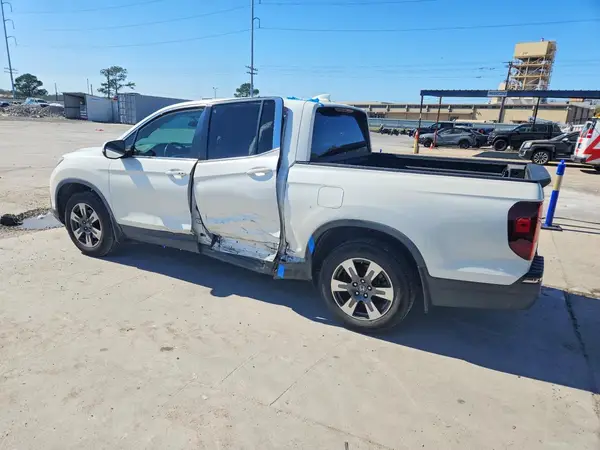 5FPYK2F56HB005624 2017 HONDA RIDGELINE - Image 2