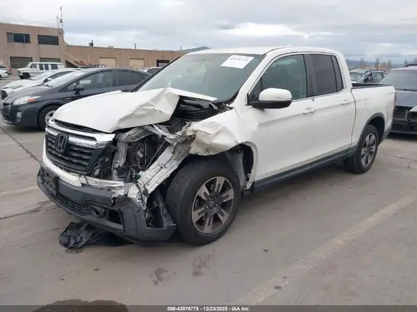 5FPYK2F56HB011228 2017 HONDA RIDGELINE - Image 2