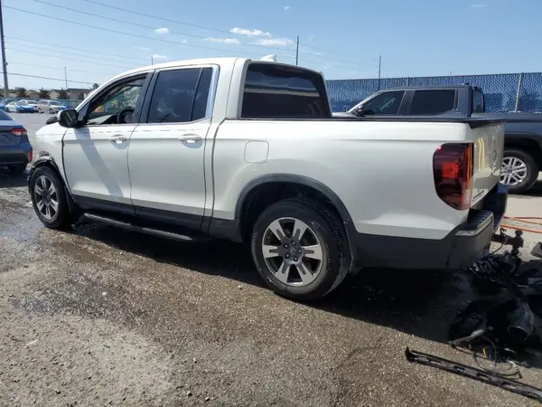 5FPYK2F58HB005639 2017 HONDA RIDGELINE - Image 2