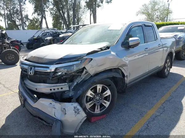 5FPYK2F58JB000785 2018 HONDA RIDGELINE - Image 2