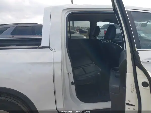 5FPYK2F60HB011606 2017 HONDA RIDGELINE - Image 8