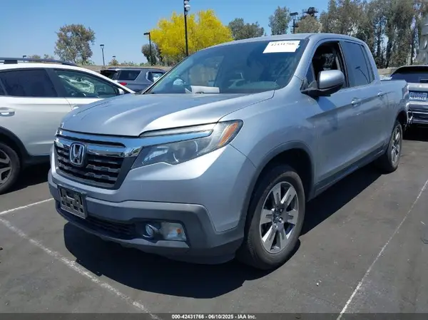 5FPYK2F61HB007158 2017 HONDA RIDGELINE - Image 2