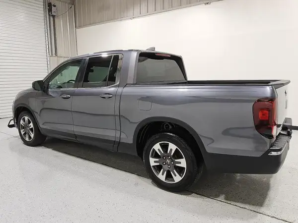 5FPYK2F65HB002111 2017 HONDA RIDGELINE - Image 2