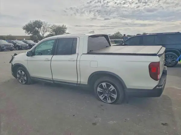 5FPYK2F65HB009558 2017 HONDA RIDGELINE - Image 2