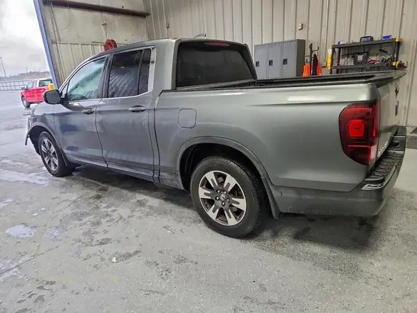 5FPYK2F65HB011696 2017 HONDA RIDGELINE - Image 2