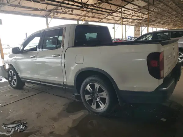5FPYK2F66HB008743 2017 HONDA RIDGELINE - Image 2