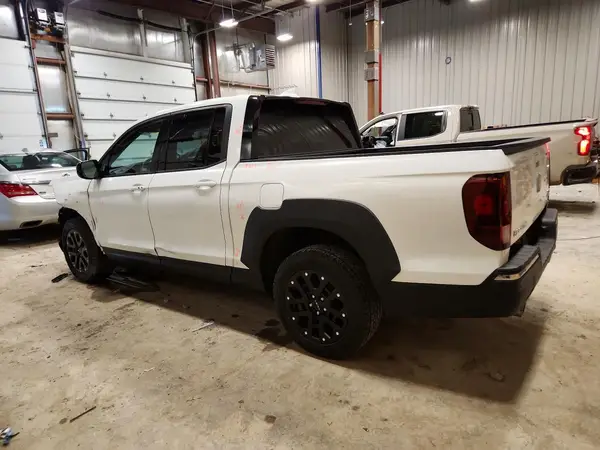 5FPYK3F10NB000983 2022 HONDA RIDGELINE - Image 2