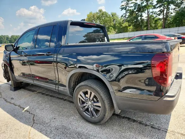 5FPYK3F13JB010529 2018 HONDA RIDGELINE - Image 2