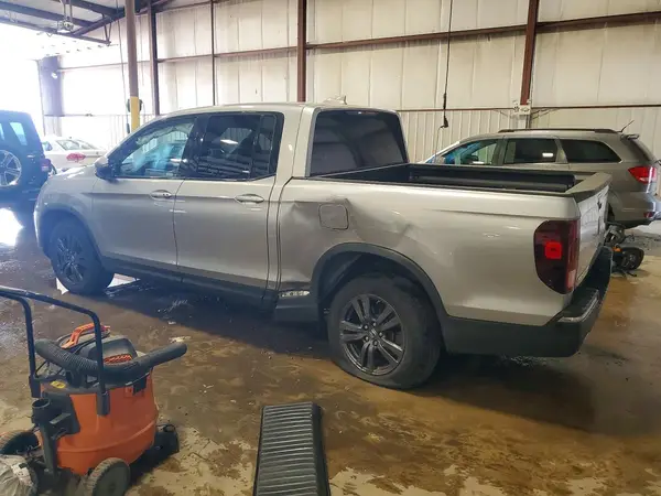 5FPYK3F18LB017611 2020 HONDA RIDGELINE - Image 2