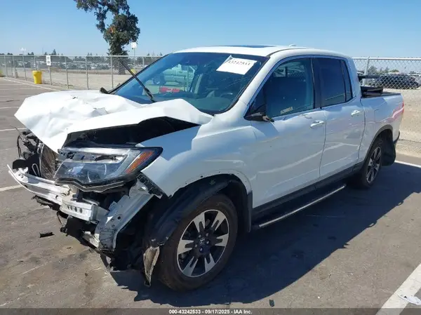 5FPYK3F52LB030213 2020 HONDA RIDGELINE - Image 2