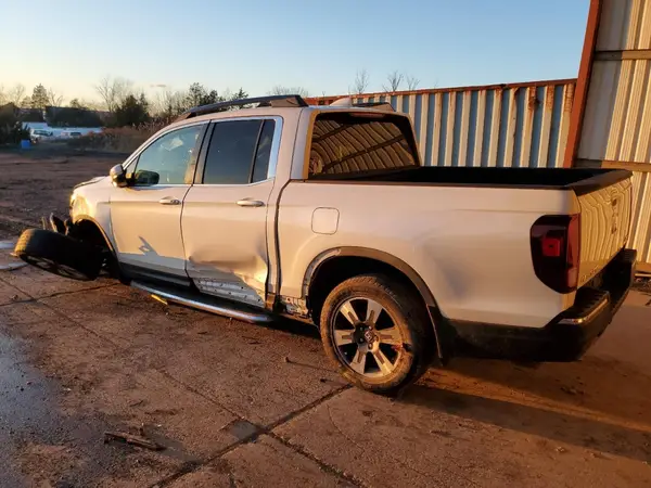 5FPYK3F57HB007386 2017 HONDA RIDGELINE - Image 2