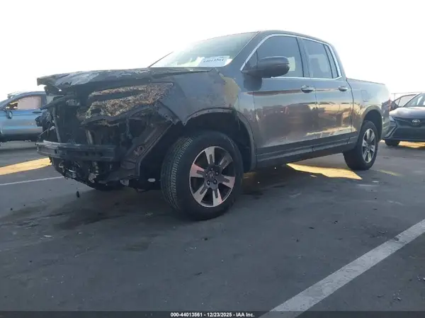 5FPYK3F57HB028948 2017 HONDA RIDGELINE - Image 2