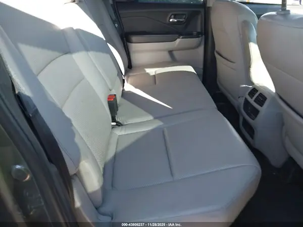 5FPYK3F5XHB018608 2017 HONDA RIDGELINE - Image 8