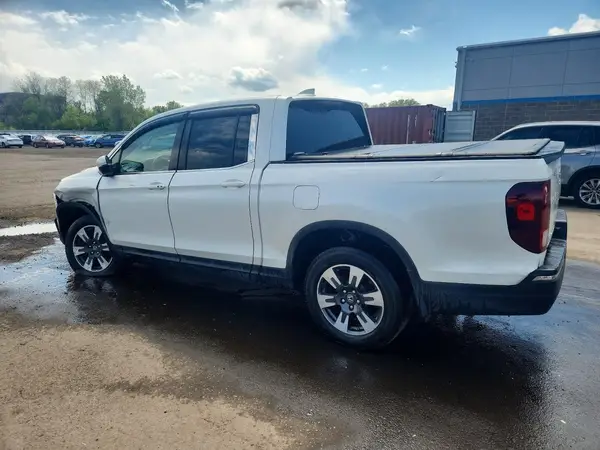 5FPYK3F61HB008817 2017 HONDA RIDGELINE - Image 2