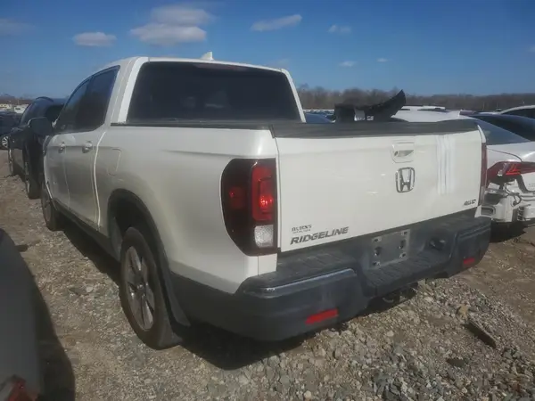 5FPYK3F61HB015511 2017 HONDA RIDGELINE - Image 2
