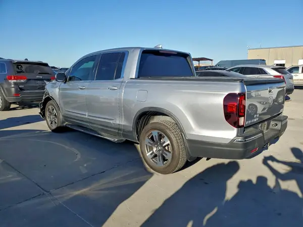 5FPYK3F61JB015921 2018 HONDA RIDGELINE - Image 2