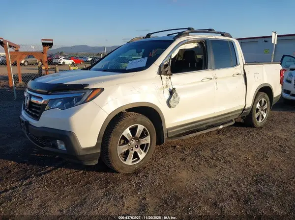 5FPYK3F63HB001898 2017 HONDA RIDGELINE - Image 2