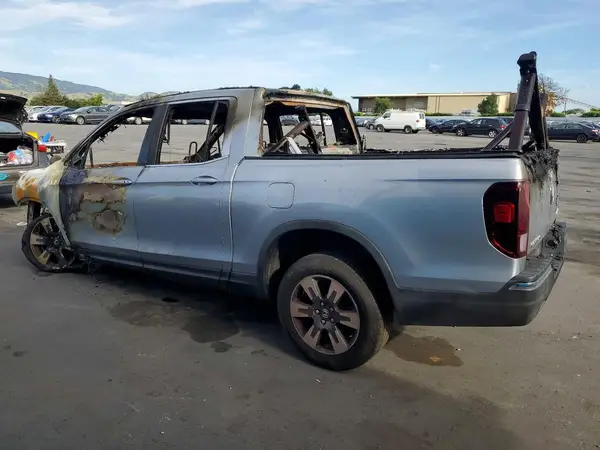 5FPYK3F63HB036473 2017 HONDA RIDGELINE - Image 2