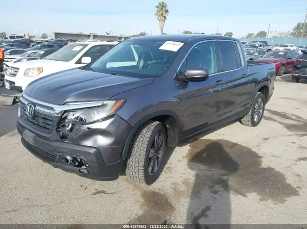 5FPYK3F64HB028821 2017 HONDA RIDGELINE - Image 2