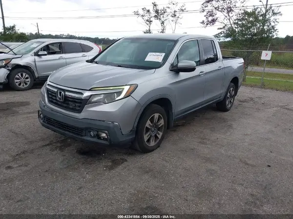 5FPYK3F65HB011008 2017 HONDA RIDGELINE - Image 2