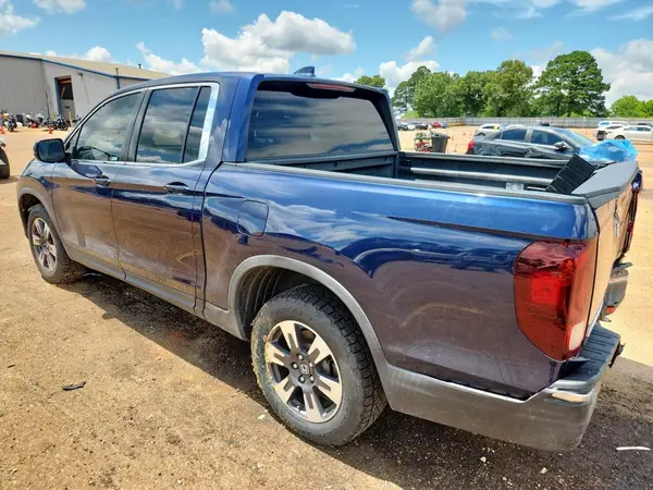 5FPYK3F6XJB012113 2018 HONDA RIDGELINE - Image 2