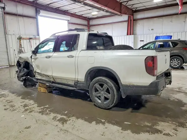 5FPYK3F70NB028528 2022 HONDA RIDGELINE - Image 2