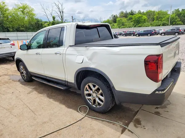 5FPYK3F71HB004047 2017 HONDA RIDGELINE - Image 2